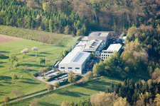 Vue aérienne de Rosswag Engineering du nord à le quartier Kleinsteinbach in Pfinztal dans le département Bade-Wurtemberg, Allemagne