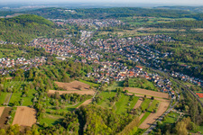 Vue aérienne de À Bocksgraben à le quartier Söllingen in Pfinztal dans le département Bade-Wurtemberg, Allemagne