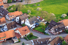 Vue oblique de Brunnenstr à le quartier Völkersbach in Malsch dans le département Bade-Wurtemberg, Allemagne