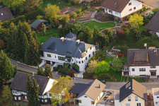 Schauinslandstraße à le quartier Völkersbach in Malsch dans le département Bade-Wurtemberg, Allemagne depuis l'avion