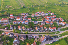 Vue aérienne de Nouvelle zone de développement de Kreuzäcker à le quartier Völkersbach in Malsch dans le département Bade-Wurtemberg, Allemagne