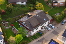 Schauinslandstraße à le quartier Völkersbach in Malsch dans le département Bade-Wurtemberg, Allemagne d'un drone