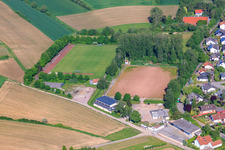 Vue aérienne de Terrains de sport du FC 1924 Insheim eV à Insheim dans le département Rhénanie-Palatinat, Allemagne