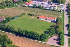 Vue aérienne de Terrain de sport à Impflingen dans le département Rhénanie-Palatinat, Allemagne