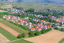 Vue aérienne de Nouvelle zone de développement dans la phrase à le quartier Mörzheim in Landau in der Pfalz dans le département Rhénanie-Palatinat, Allemagne