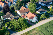 Vue aérienne de Spirestr à le quartier Schaidt in Wörth am Rhein dans le département Rhénanie-Palatinat, Allemagne
