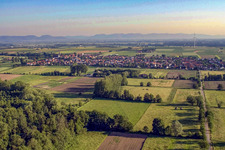 Vue aérienne de Du sud à Minfeld dans le département Rhénanie-Palatinat, Allemagne