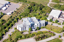 Vue aérienne de Immeuble de bureaux du bâtiment administratif et commercial d'Inter-Union Technohandel GmbH à le quartier Queichheim in Landau in der Pfalz dans le département Rhénanie-Palatinat, Allemagne