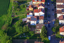 Enregistrement par drone de Rue Gerbera à le quartier Stupferich in Karlsruhe dans le département Bade-Wurtemberg, Allemagne