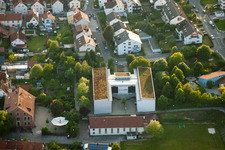 Vue aérienne de École Anne Frank à le quartier Busenbach in Waldbronn dans le département Bade-Wurtemberg, Allemagne