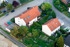 Au château d'eau à Kandel dans le département Rhénanie-Palatinat, Allemagne du point de vue du drone