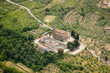 Vue aérienne de Puliciano dans le département Toscane, Italie