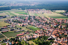 Vue aérienne de Du nord-est à Rheinzabern dans le département Rhénanie-Palatinat, Allemagne