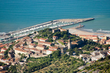 Vue aérienne de Castiglione della Pescaia dans le département Toscane, Italie