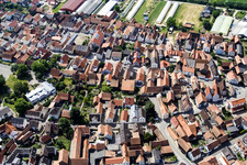Neupotz dans le département Rhénanie-Palatinat, Allemagne du point de vue du drone