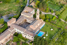 Vue aérienne de Chartreuse de Maggiano à Siena dans le département Siena, Italie