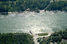Vue aérienne de Ferry sur le Rhin à Leopoldshafen à Leimersheim dans le département Rhénanie-Palatinat, Allemagne