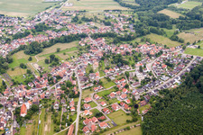 Vue aérienne de Champs agricoles et surfaces utilisables à Scheibenhardt dans le département Rhénanie-Palatinat, Allemagne