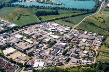 Vue aérienne de Zone industrielle et commerciale Siemens-/Industriestraße à le quartier Eggenstein in Eggenstein-Leopoldshafen dans le département Bade-Wurtemberg, Allemagne