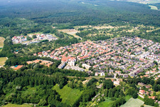 Vue aérienne de Sud à Jockgrim dans le département Rhénanie-Palatinat, Allemagne