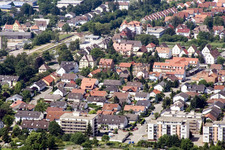 Vue aérienne de Bismarckstrasse, Gartenstrasse depuis l'est à Kandel dans le département Rhénanie-Palatinat, Allemagne