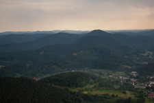 Enregistrement par drone de Dahn dans le département Rhénanie-Palatinat, Allemagne