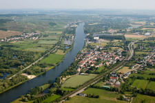 Vue aérienne de Quartier Besch in Perl dans le département Sarre, Allemagne