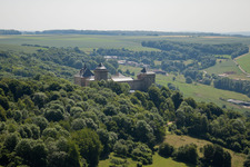 Photographie aérienne de Château Mensberg à Manderen dans le département Moselle, France