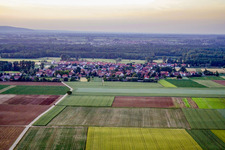 Enregistrement par drone de Knittelsheim dans le département Rhénanie-Palatinat, Allemagne