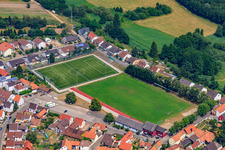 Vue aérienne de Terrain de football à Jockgrim dans le département Rhénanie-Palatinat, Allemagne