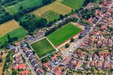 Vue aérienne de Terrain de football à Jockgrim dans le département Rhénanie-Palatinat, Allemagne