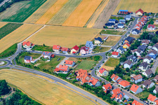 Vue aérienne de Dans l'ancien champ à Neupotz dans le département Rhénanie-Palatinat, Allemagne