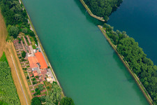 Vue aérienne de Vieille briqueterie à le quartier Sondernheim in Germersheim dans le département Rhénanie-Palatinat, Allemagne