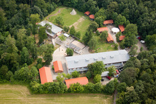 Camp de pirates de la forêt à le quartier Rohrbach in Heidelberg dans le département Bade-Wurtemberg, Allemagne hors des airs