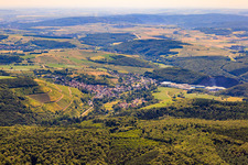 Vue aérienne de Bockenau dans le département Rhénanie-Palatinat, Allemagne
