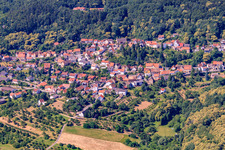 Sur le Donnersberg à Dannenfels dans le département Rhénanie-Palatinat, Allemagne hors des airs