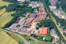 Vue oblique de F.v. Travaux de tuiles Müller à Eisenberg dans le département Rhénanie-Palatinat, Allemagne