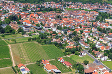 Photographie aérienne de Bâtiments et parcs du domaine viticole Dr. Bürklin-Wolf à le quartier Wachenheim in Wachenheim an der Weinstraße dans le département Rhénanie-Palatinat, Allemagne