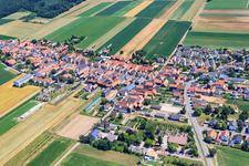 Vue aérienne de Crèche Konrad à le quartier Hayna in Herxheim bei Landau dans le département Rhénanie-Palatinat, Allemagne