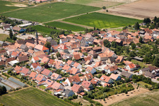 Erlenbach bei Kandel dans le département Rhénanie-Palatinat, Allemagne d'un drone