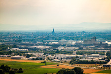 Vue aérienne de Port de Kehl, Strasbourg à le quartier Robertsau Sud Est in Straßburg dans le département Bas Rhin, France