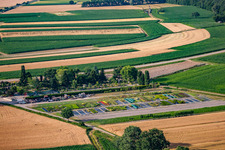 Garden Times Black à le quartier Bodersweier in Kehl dans le département Bade-Wurtemberg, Allemagne vu d'un drone