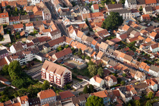 Bischwiller dans le département Bas Rhin, France vu d'un drone
