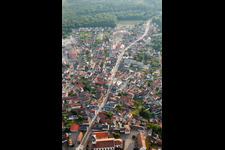 Soufflenheim dans le département Bas Rhin, France d'un drone