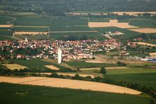 Vue aérienne de Roeschwoog de l'ouest à Rœschwoog dans le département Bas Rhin, France