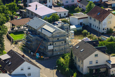 Vue oblique de Waldstrasse, nouveau bâtiment pour la chaîne socio-thérapeutique Palatinat du Sud à Kandel dans le département Rhénanie-Palatinat, Allemagne