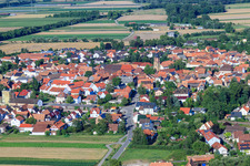 Passage à niveau de Mühlgasse à Rheinzabern dans le département Rhénanie-Palatinat, Allemagne d'en haut