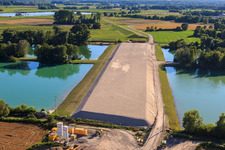 Vue aérienne de Construction de polders : barrage Hoover sur le lac de carrière ? à Neupotz dans le département Rhénanie-Palatinat, Allemagne