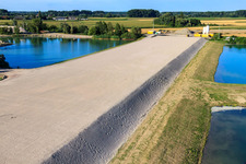 Chantier de construction du polder à Neupotz à Neupotz dans le département Rhénanie-Palatinat, Allemagne hors des airs