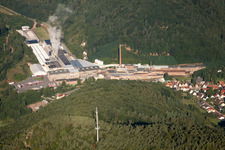 Vue aérienne de Usine de carton Buchmann GmbH à le quartier Sarnstall in Annweiler am Trifels dans le département Rhénanie-Palatinat, Allemagne